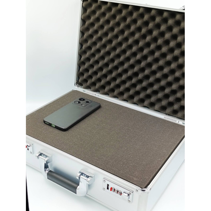 Металопластиковий кейс з кодовими замками та поролоновим наповнювачем / 40*28*14 см